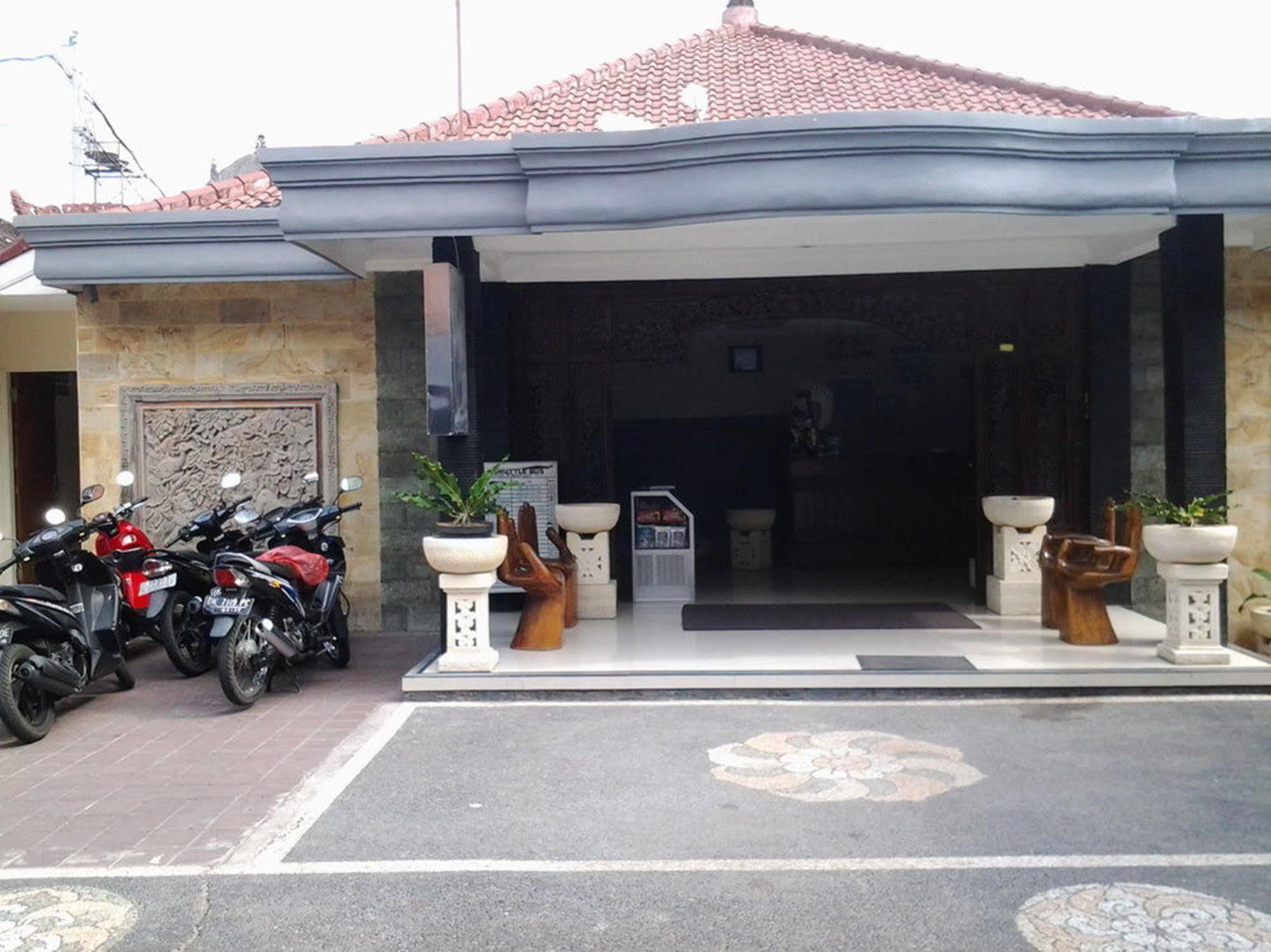 Mahendra Beach Inn Kuta Lombok Eksteriør bilde